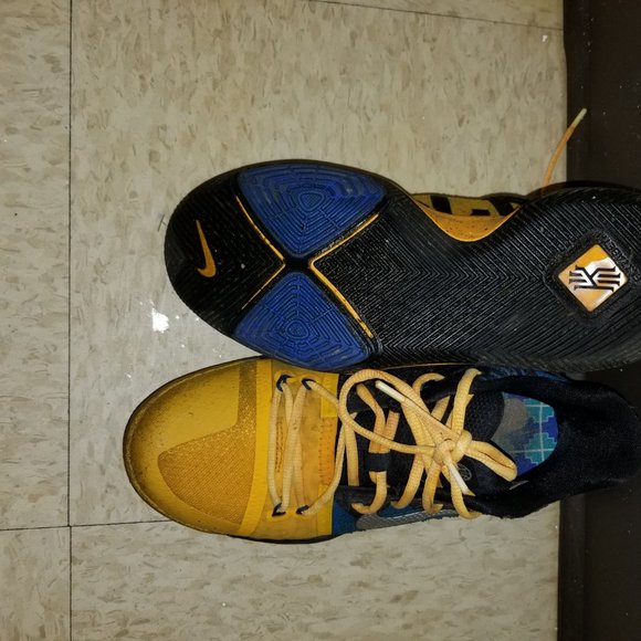 Kyrie schoolbus shoes size 5.5 youth - Picture 5 of 10
